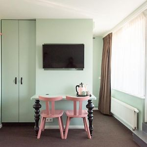 Kamer met een King Size Bed op de Bovenverdieping